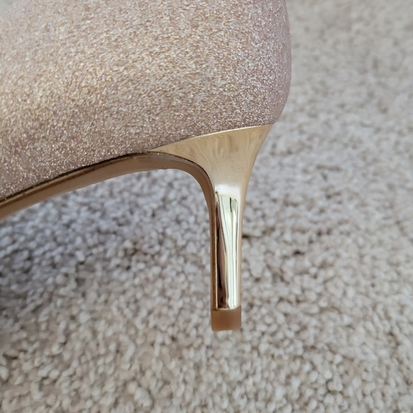 Banana Republic Madison Cat Heel - Picture 4 of 7